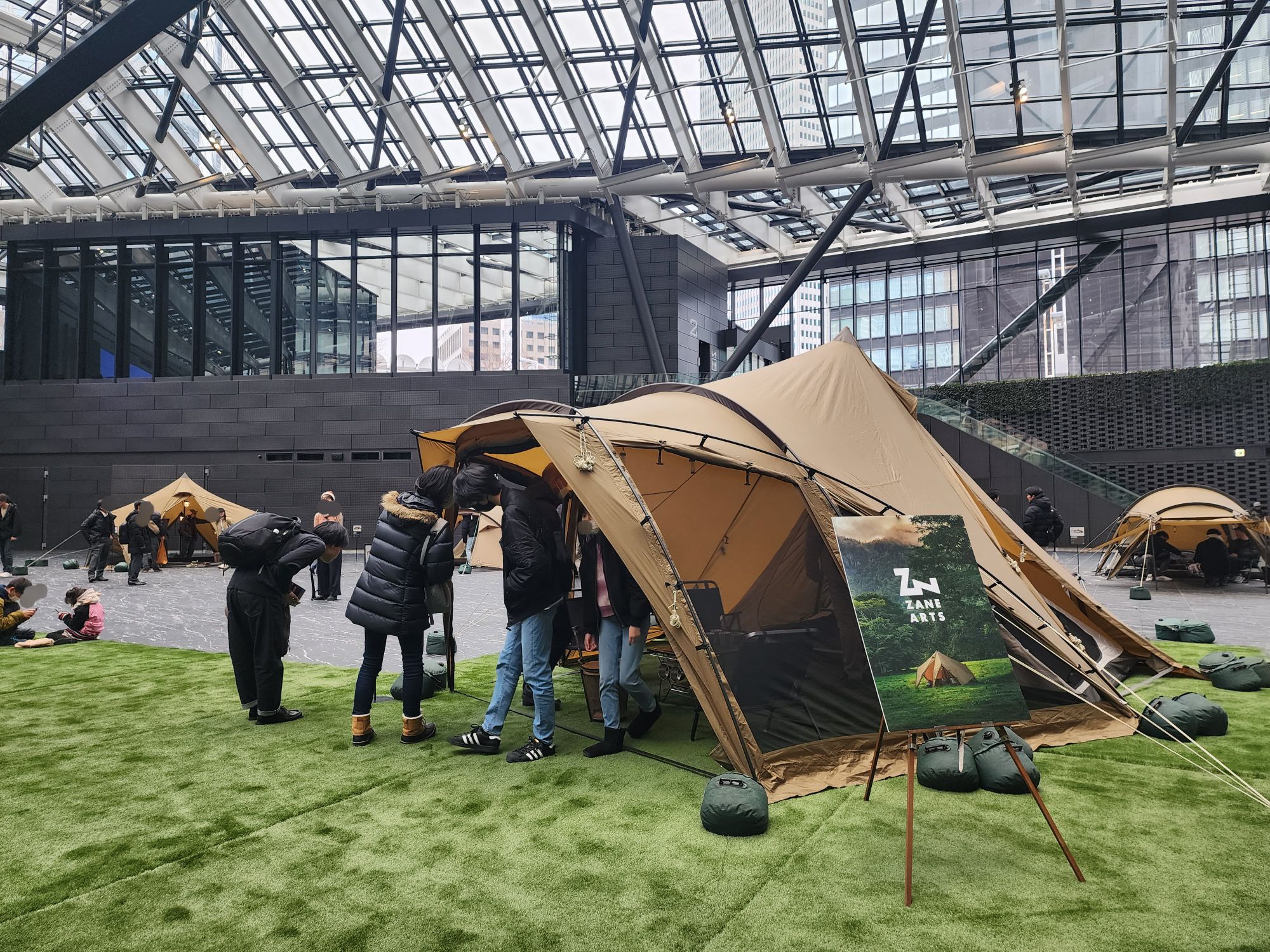 ほぼ日のキャンプブランド「yozora」のファーストテント「kohaku」と