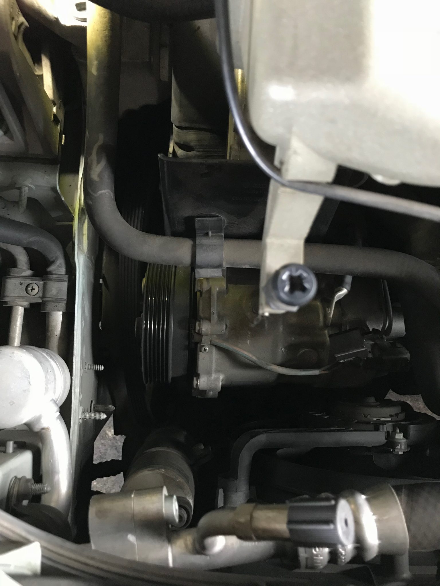 ニュービートル エアコンコンプレッサー交換 | CAR SHOP JANKCAR SHOP JANK