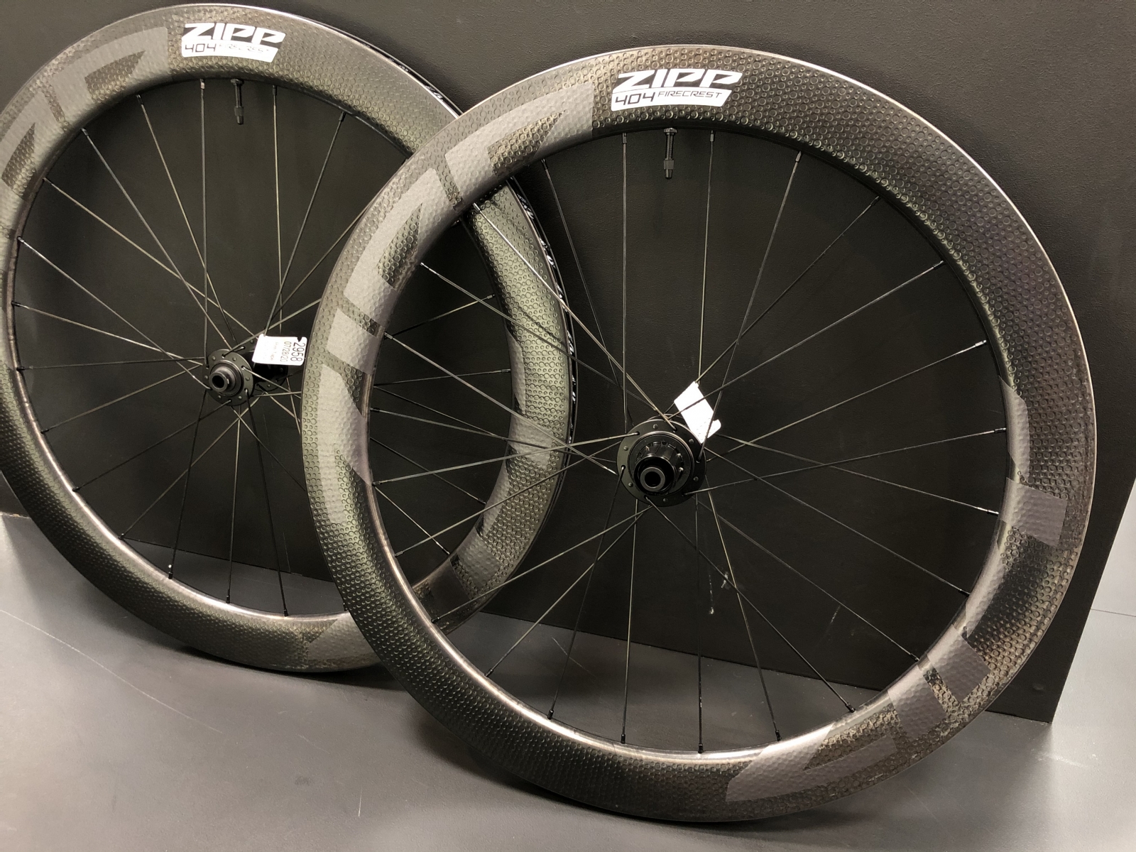 NEW!! ZIPP 404 FIRECREST DISC スタッフオススメ最新ホイール