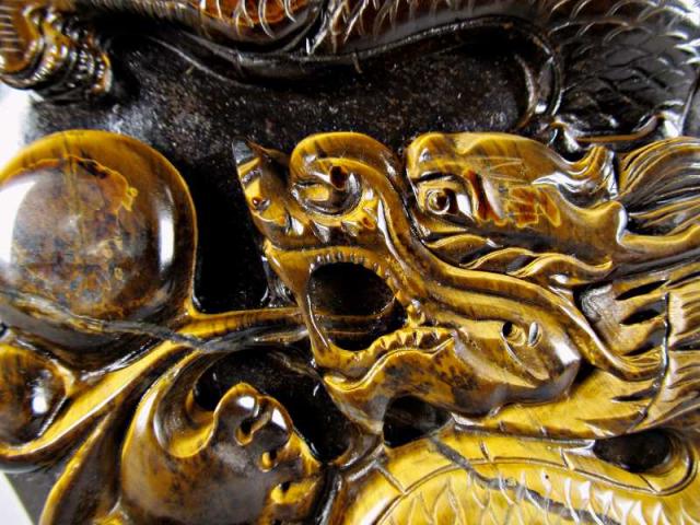 開運・縁起物】金色 陰陽太極図 十二支 彫刻置物（袋・台座付）中国