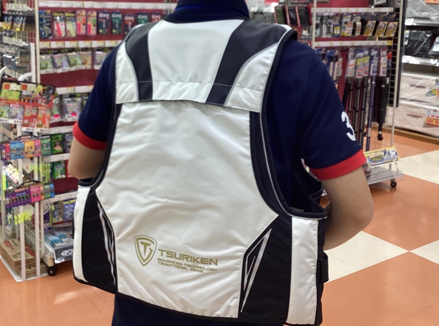 新商品】釣研『フローティングベストTV221』 | 釣具のポイント