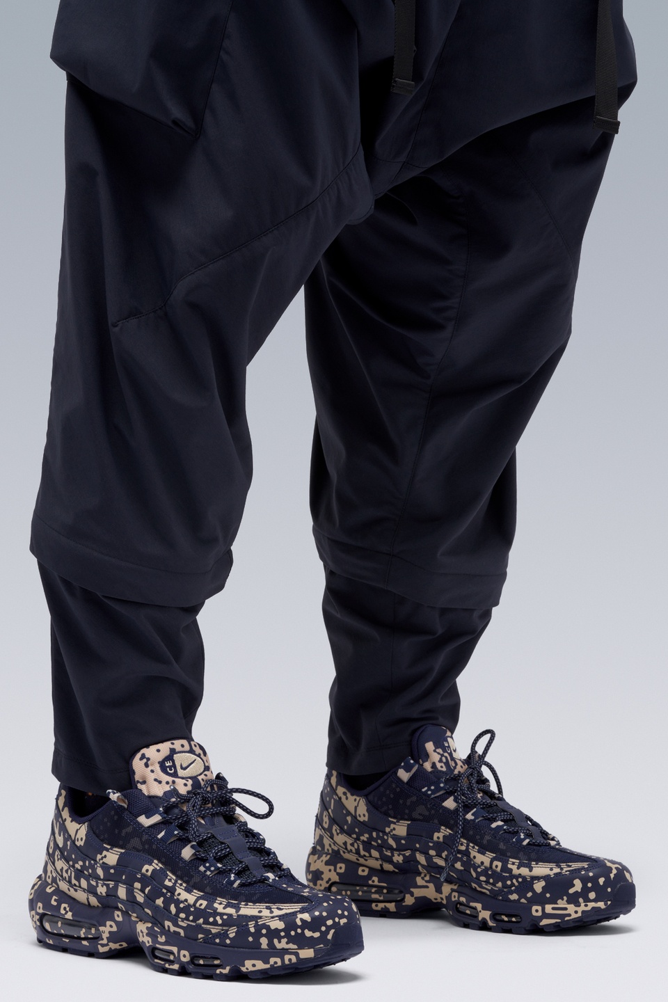 ACRONYM P30A-E Encapsulated Nylon Articulated Pant Navy | REVERSIBLE