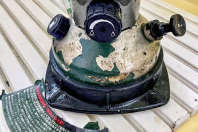 コールマン」の日本未発売のカセットコンロと同じブルーにオールペン