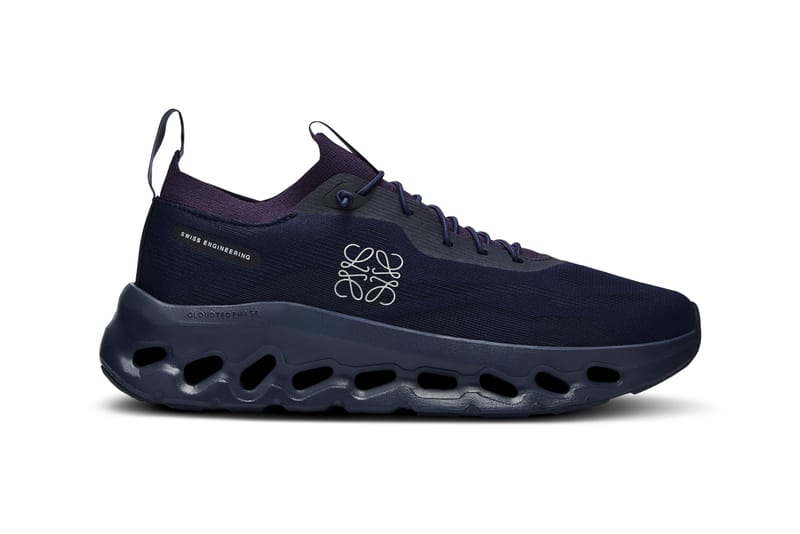 ロエベxオンから最新コラボシューズとしてクラウドティルトが登場