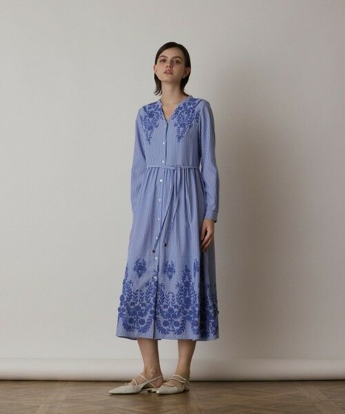 セール】 ストライプ刺繍ワンピース （ロング・マキシ丈ワンピース