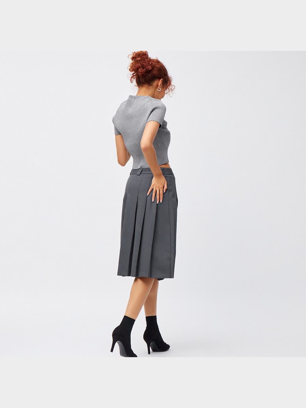 GU公式 | プリーツミディスカート+E