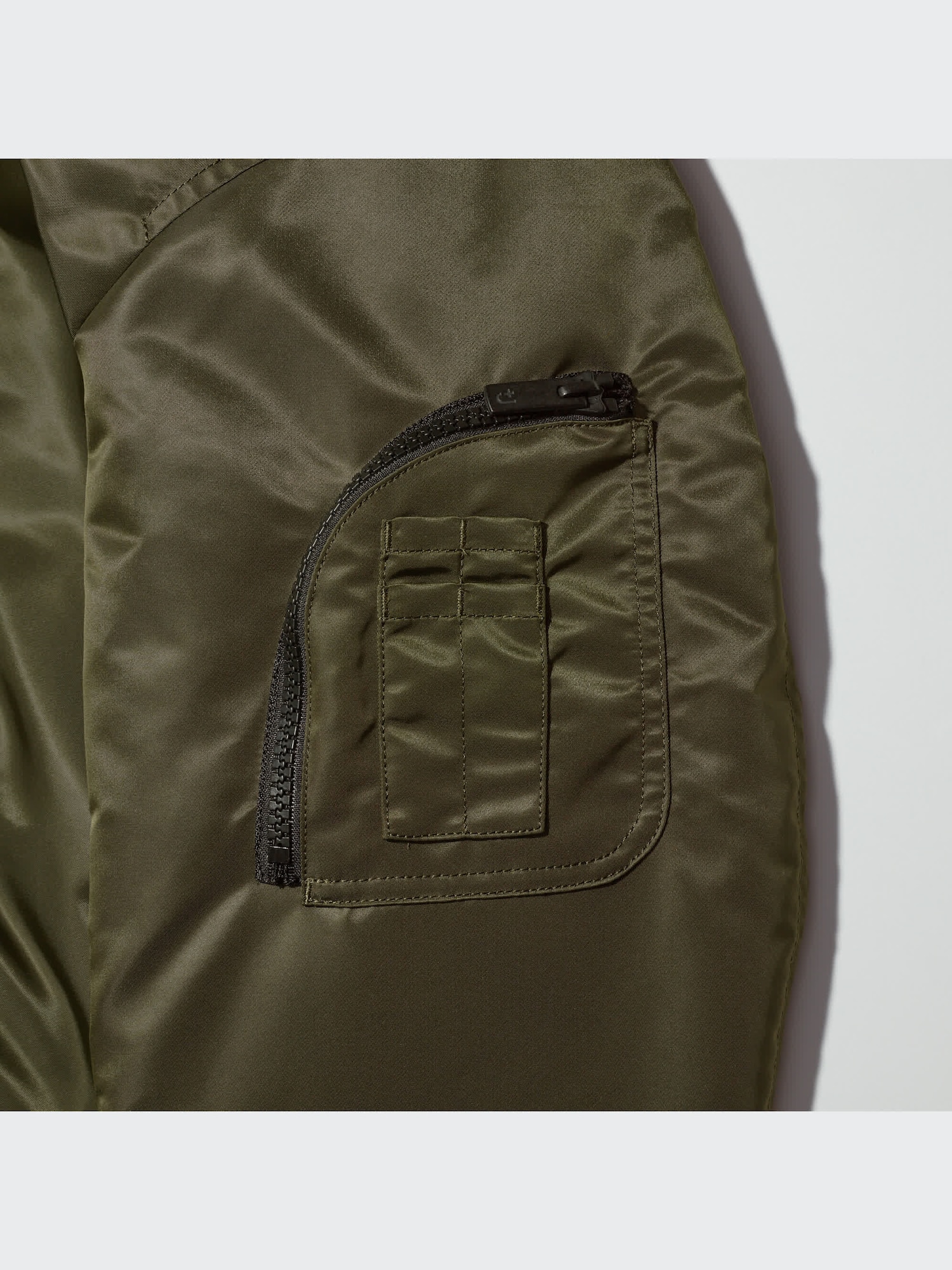 ユニクロ公式 | ダウンオーバーサイズリブブルゾン