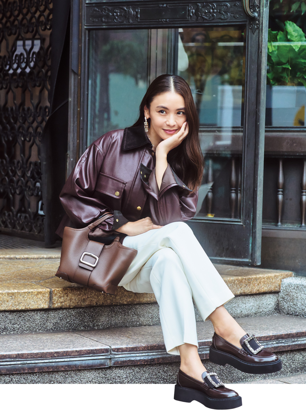 レトロ優美な“ロジェ ヴィヴィエ”【新作バッグ＆小物】 | VERY NaVY