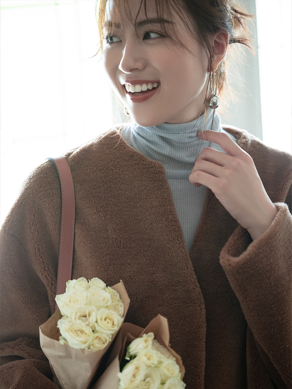 寒い季節は温かみこそ可愛げ♡ ボアコートでほんのりSWEETなママに | VERY