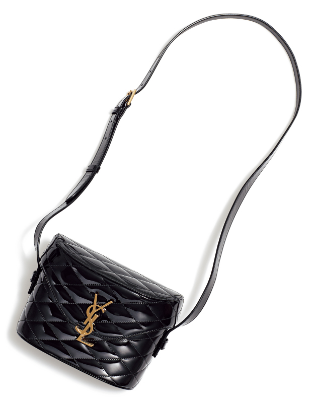 コロンと小ぶりでスマホやお財布収納OK！サンローランのカメラバッグは