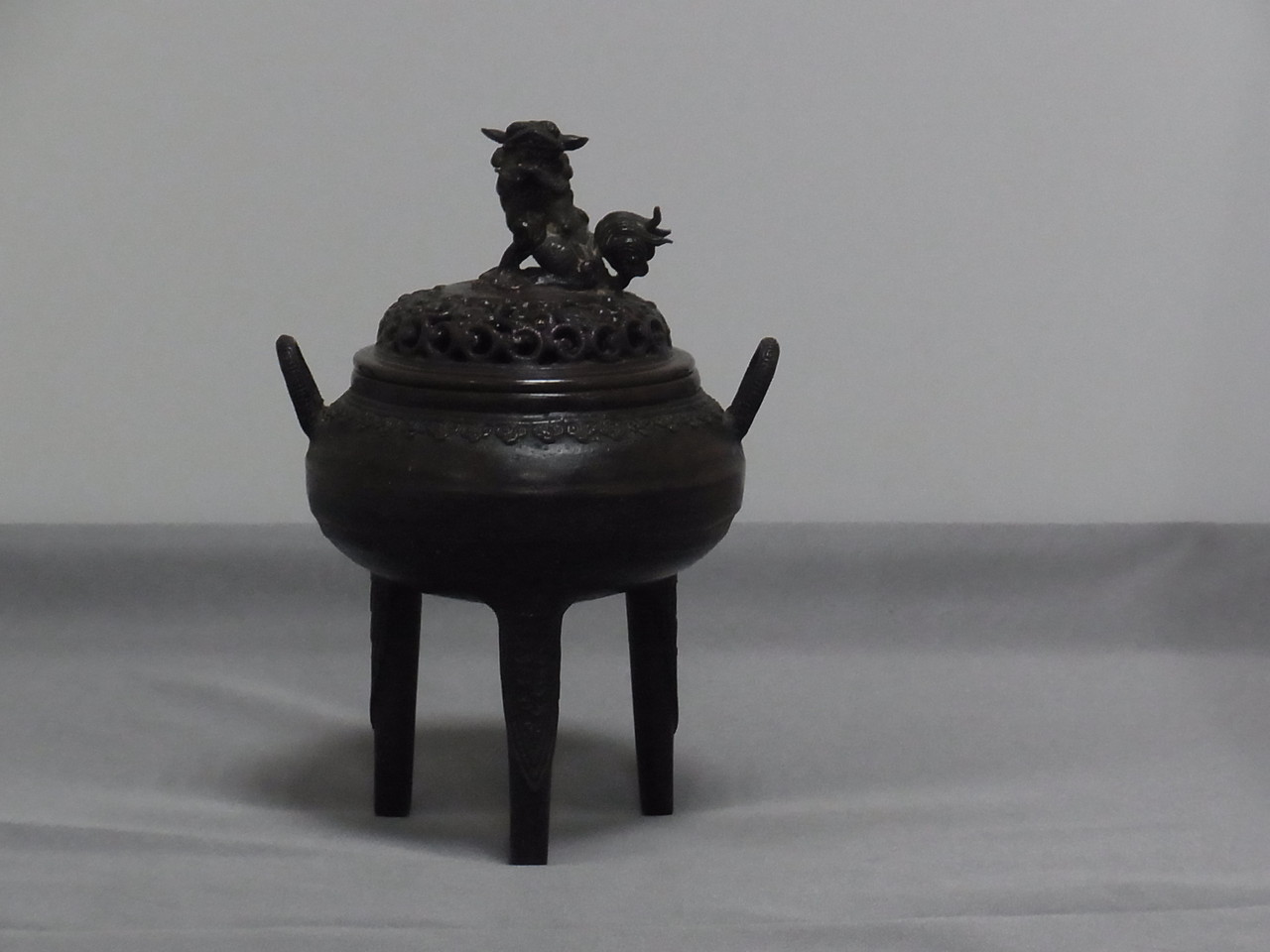 香炉□獅子 三つ足 象耳付き 古銅製 火器 小振りなこうろ 小さい