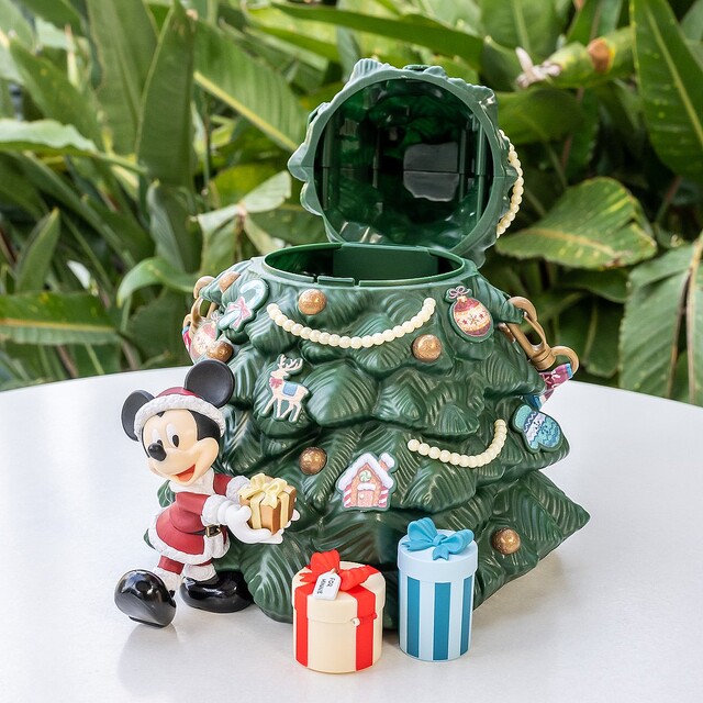大きなクリスマスツリーモチーフ！東京ディズニーリゾート“ディズニー