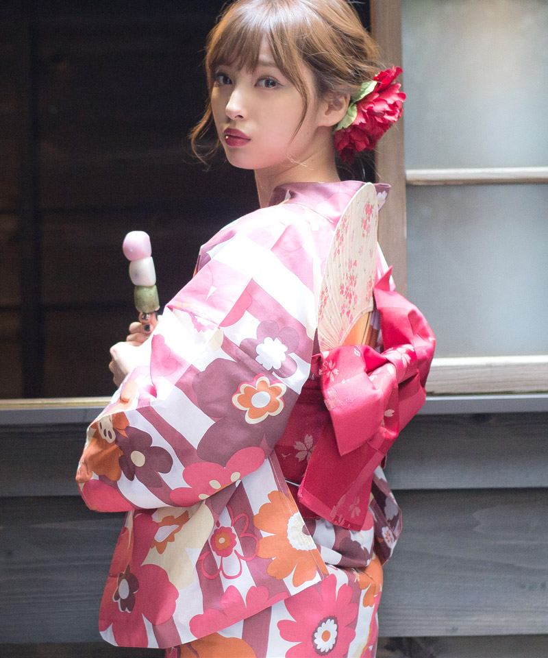 8:あずき色地にレトロ桜