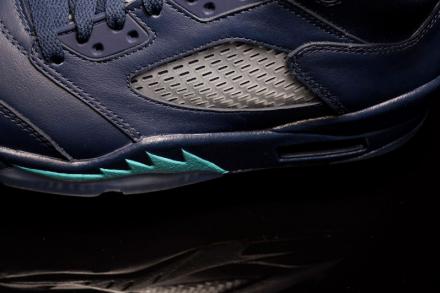 国内5月2日発売予定】 ナイキ エアジョーダン5 レトロ ミッドナイト