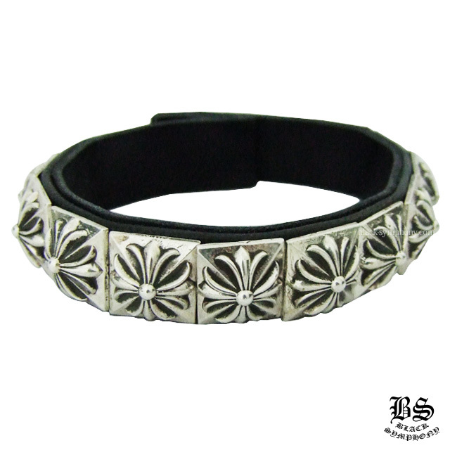 クロムハーツゼロピラミッドシングルローブラックレザーブレスレット