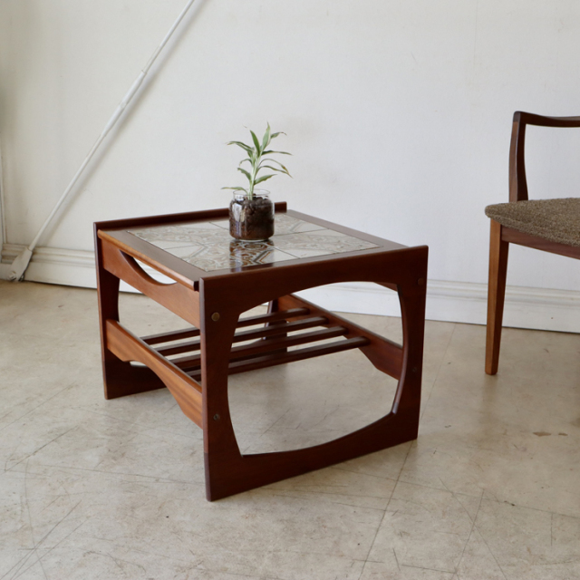 ノスタルジーを感じる、レトロなタイル模様が自慢。イギリス製