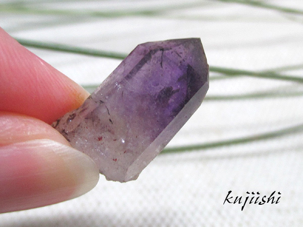 アメジスト 原石 ブランドバーグ 【ナミビア産】 【鬮石（くじいし