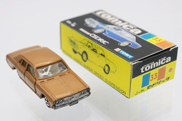 ミニカーショップ ケンボックス トミカ 黒箱☆33☆日産セドリック