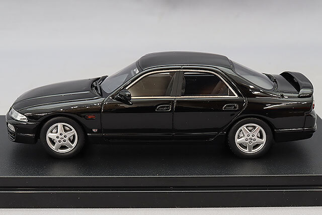 ハイストーリー 1/43 日産 スカイライン 4ドア セダン GTS25t タイプM