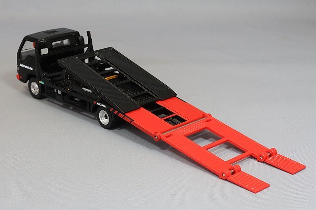 トミカリミテッドヴィンテージ NEO 1/64 いすゞ エルフ 花見台自動車