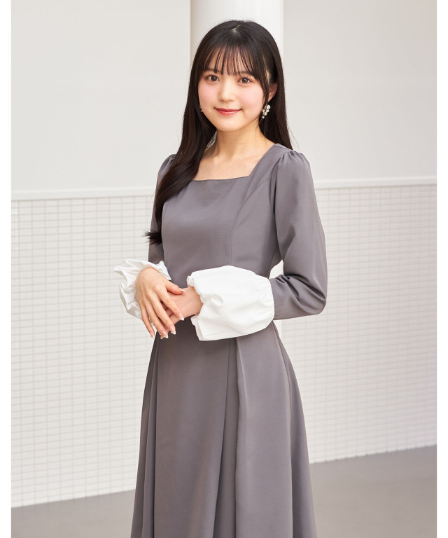 バルーンスリーブバイカラータックフレアワンピース