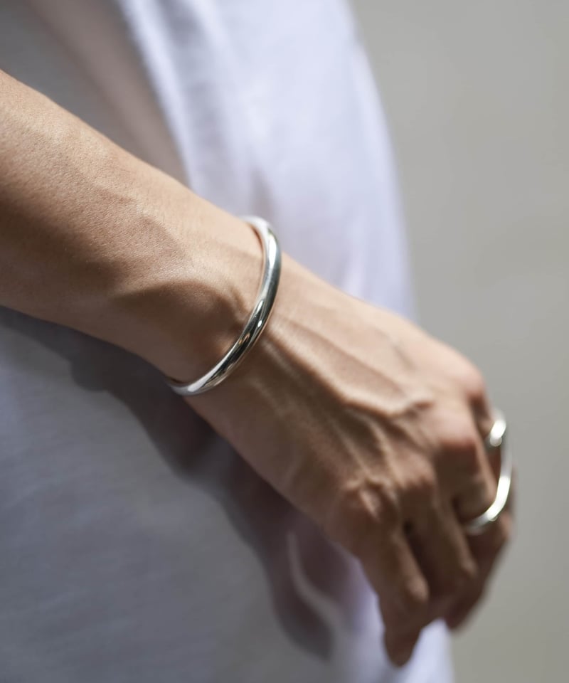 OX JEWELRy Silver Curve Bangle | MB -there is a