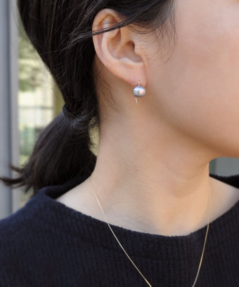 anq.】K10・ グレーパールOneStoneピアス | KU-CROISSANT 公式オ