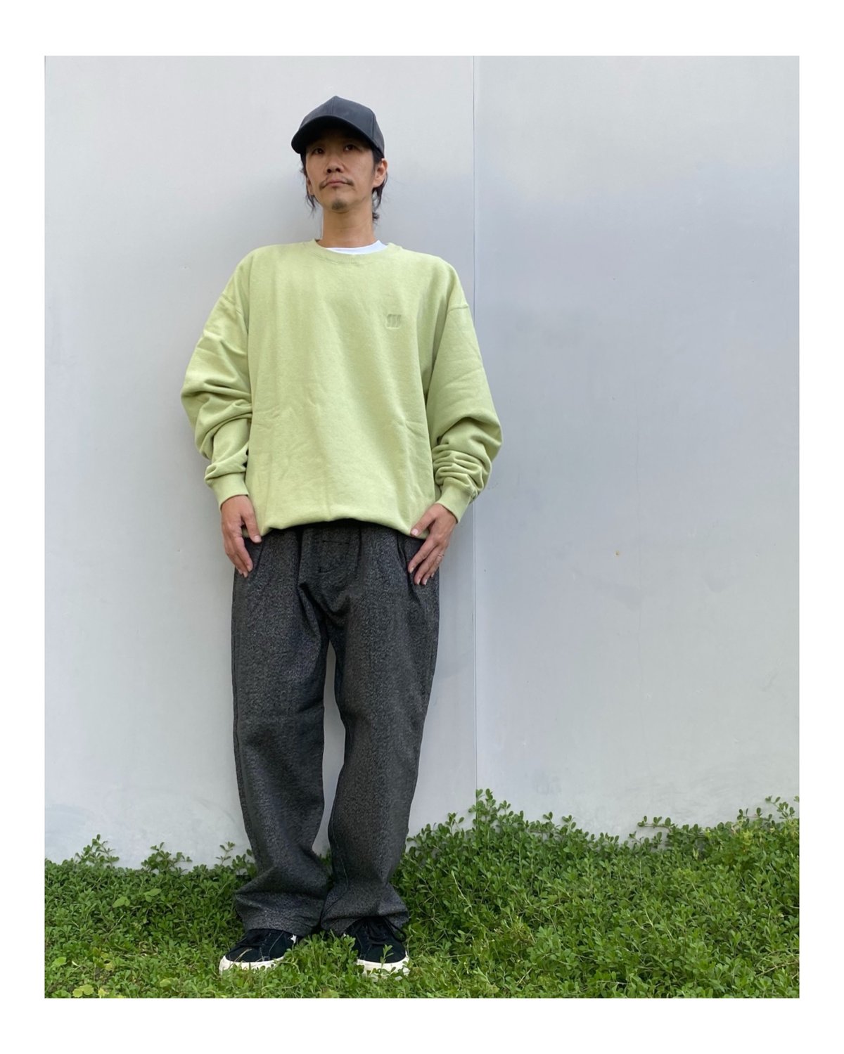 COMFORTABLE REASON「Boucle Logo Sweat」lime. | go