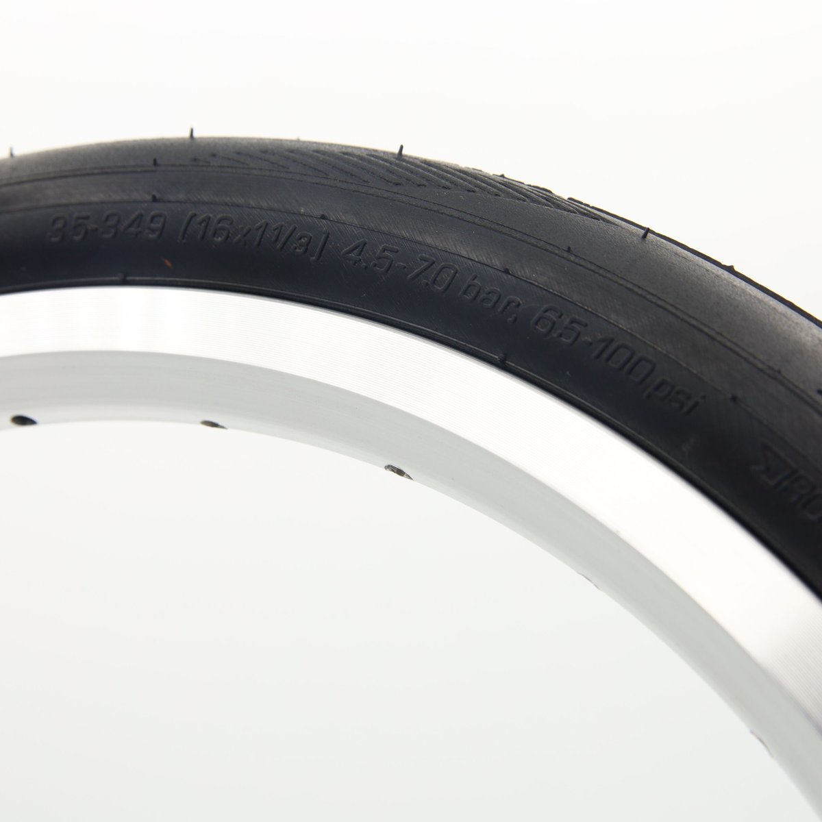 BROMPTON用タイヤ［SCHWALBE ONE Black］16x1.35 | WADAC