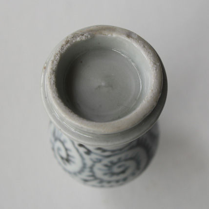 138 古伊万里 KOIMARI 蛸唐草文 瓶子 | imarimaru