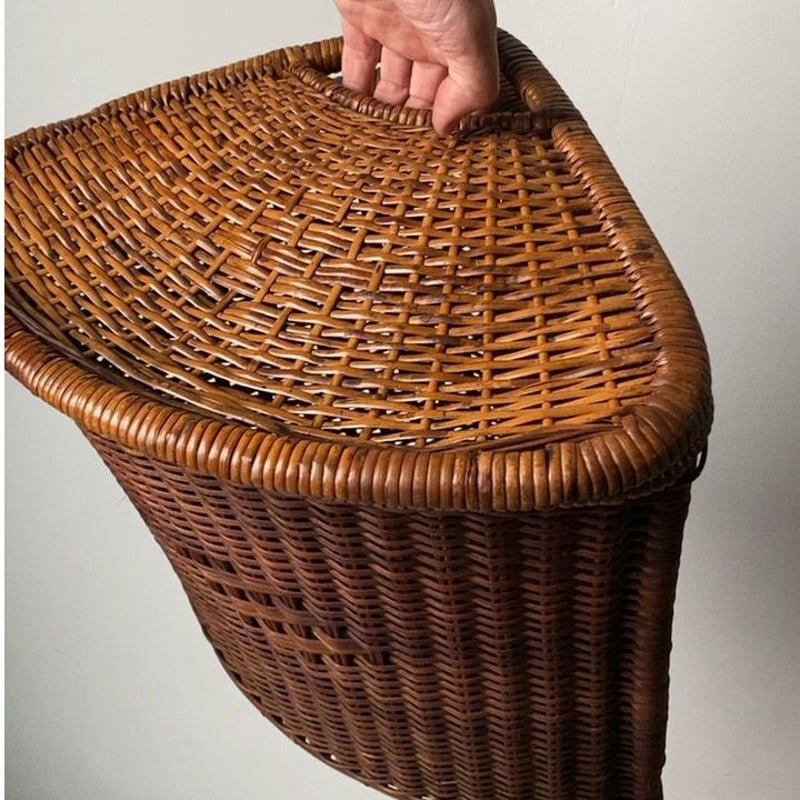 ヴィンテージ コーナー収納籠 蓋・ロック金具付き三角カゴボックス 銅