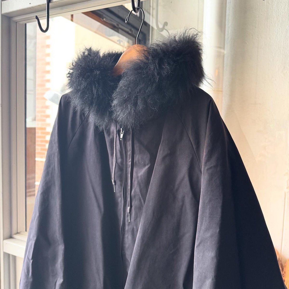 COMOLI フーデッド ロングコート | Less Higashikawa