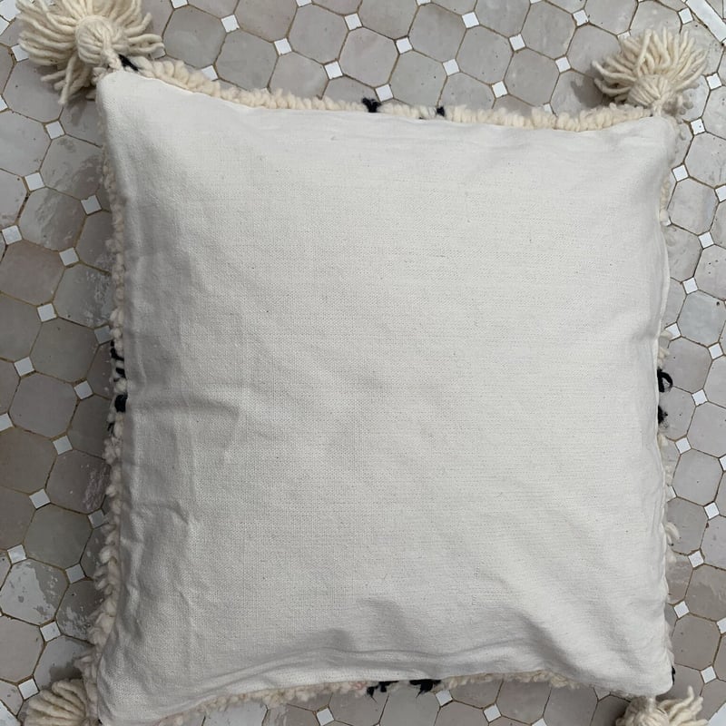 モロッコ ベニワレン Beniourain クッションカバー プフ 白 ラグ 2