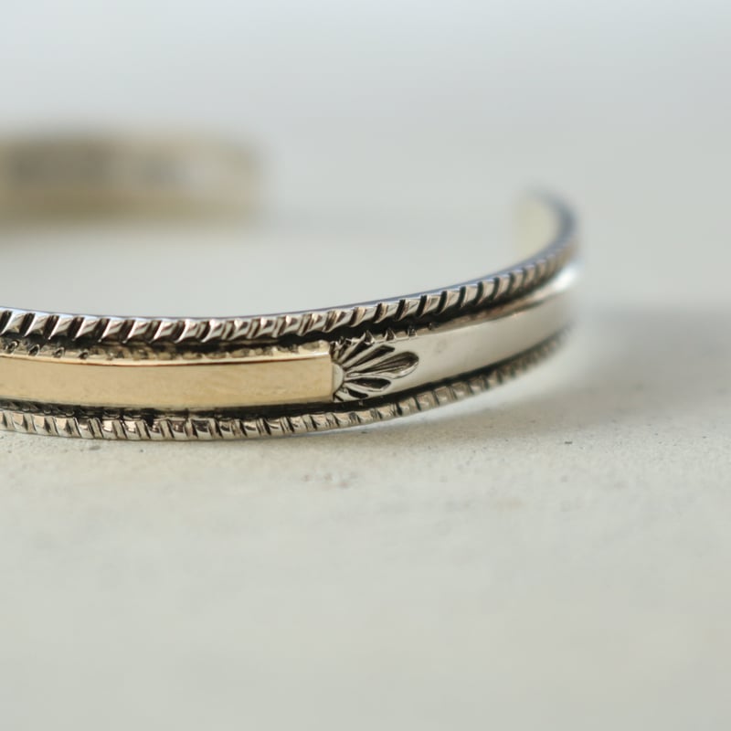 UNISEX / ナバホ族 Bruce Morgan / 1/4 14K チゼル プレーン バ