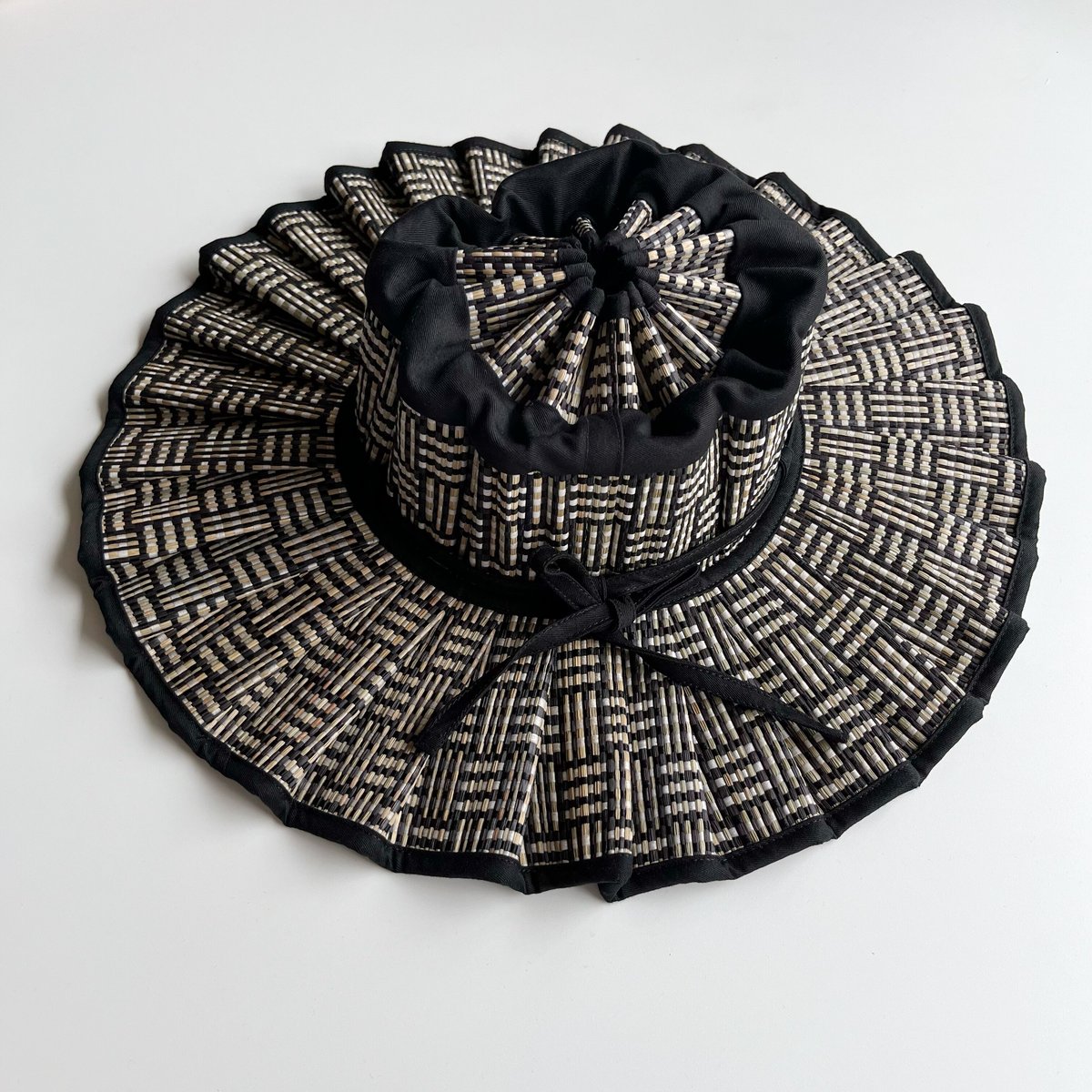 LORNA MURRAY Black Bamboo Capri Child Hat | Ba
