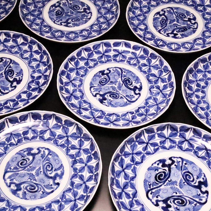 古伊万里 染付四弁花文皿 一客 | LYAN ARTS' Collection online