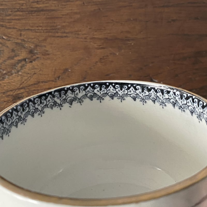 未使用品 Onnaingオナン 窯 花蝶柄 大きめ カップ&ソーサー