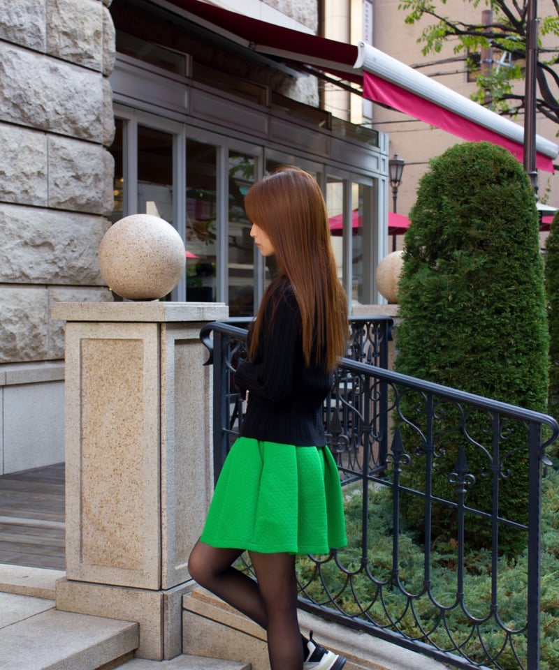 残り1着！】キルティング風タックフレアスカート グリーン | HONEY