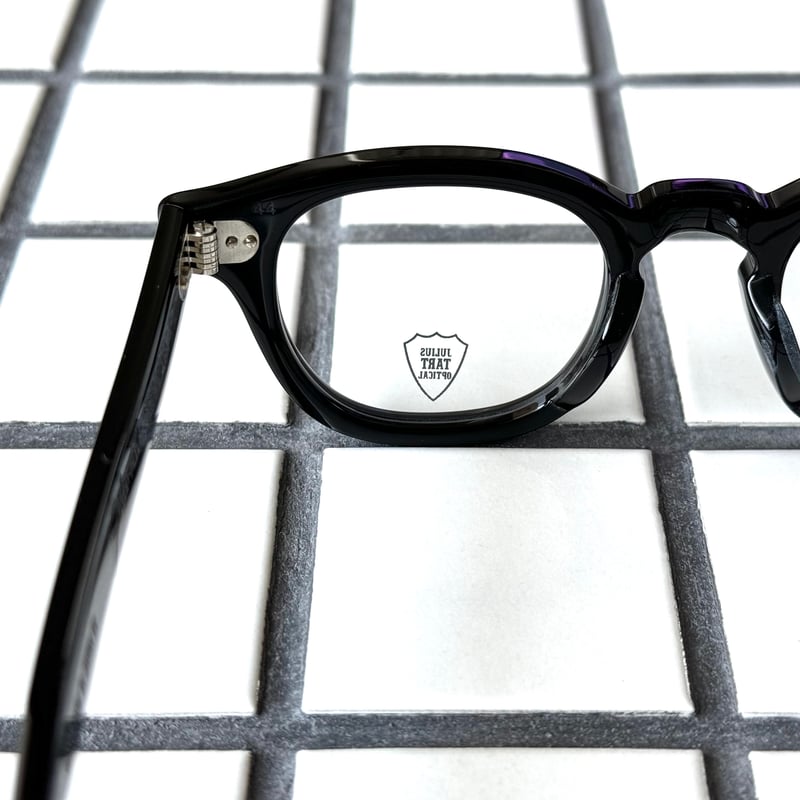 JULIUS TART OPTICAL/AR/44-22/Black | Eureka op