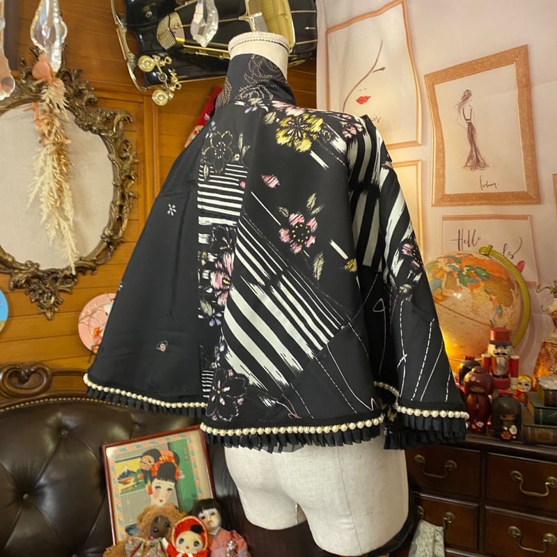 着物リメイク ケープポンチョ 正絹 黒留袖 宝船柄 オープンファスナー