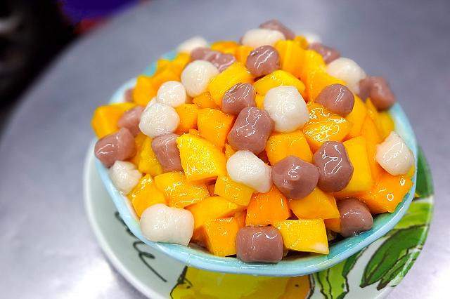 台湾マンゴーかき氷】南機場夜市エリアにあるスイーツ店「糖品角屋」が