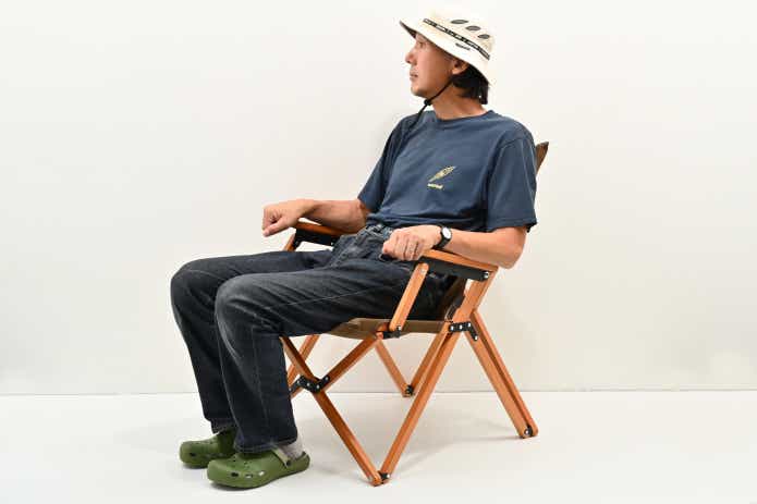 ANOBAの「ひじ掛けつきハイバックチェア」で快適キャンプが叶います