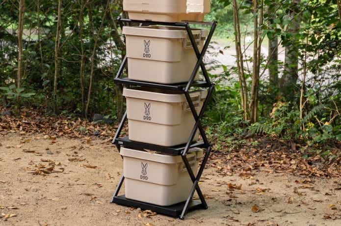 二刀流で使える】“DOD”からテーブルにも3段ラックにもなる「タナカ