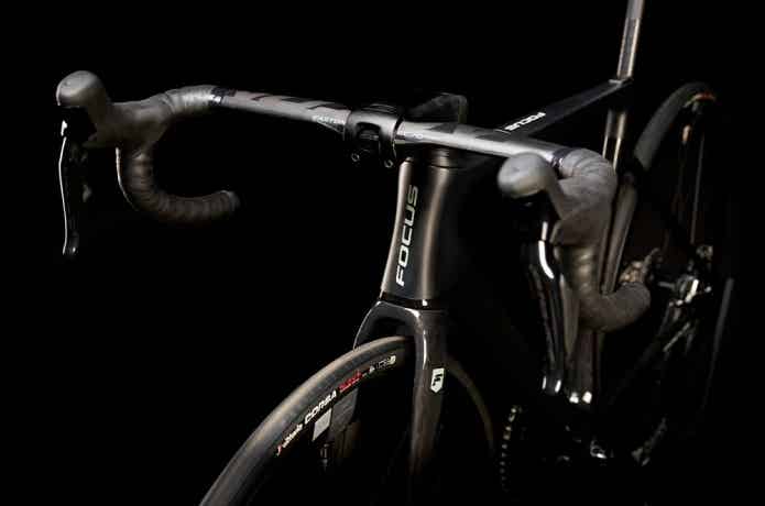レースの世界で勝つ】フォーカスのロードバイク、2022年最新全モデルを