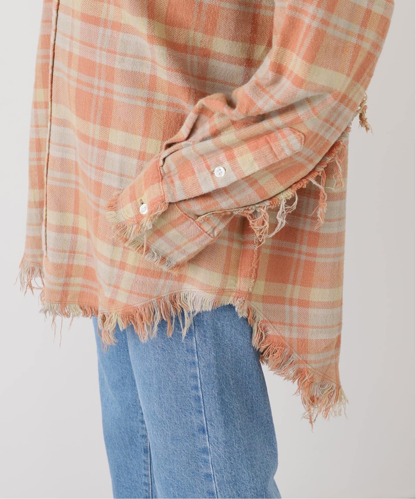 R13/アールサーティーン】SHREDDED SEAM DROP NECK シャツ（シャツ