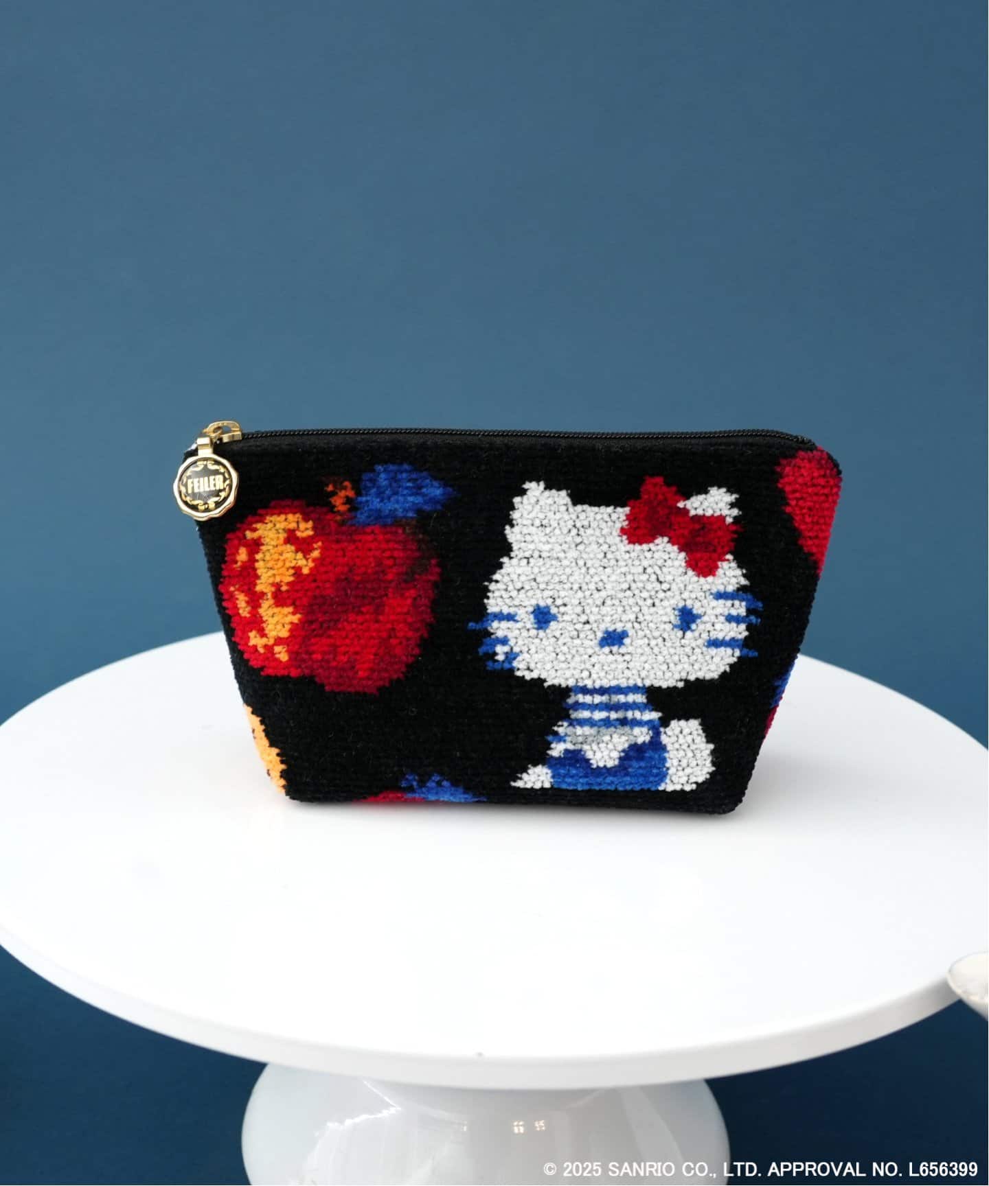 FEILER/フェイラー 別注 DLICIEUX HELLO KITTY 舟形ポーチ（ポーチ