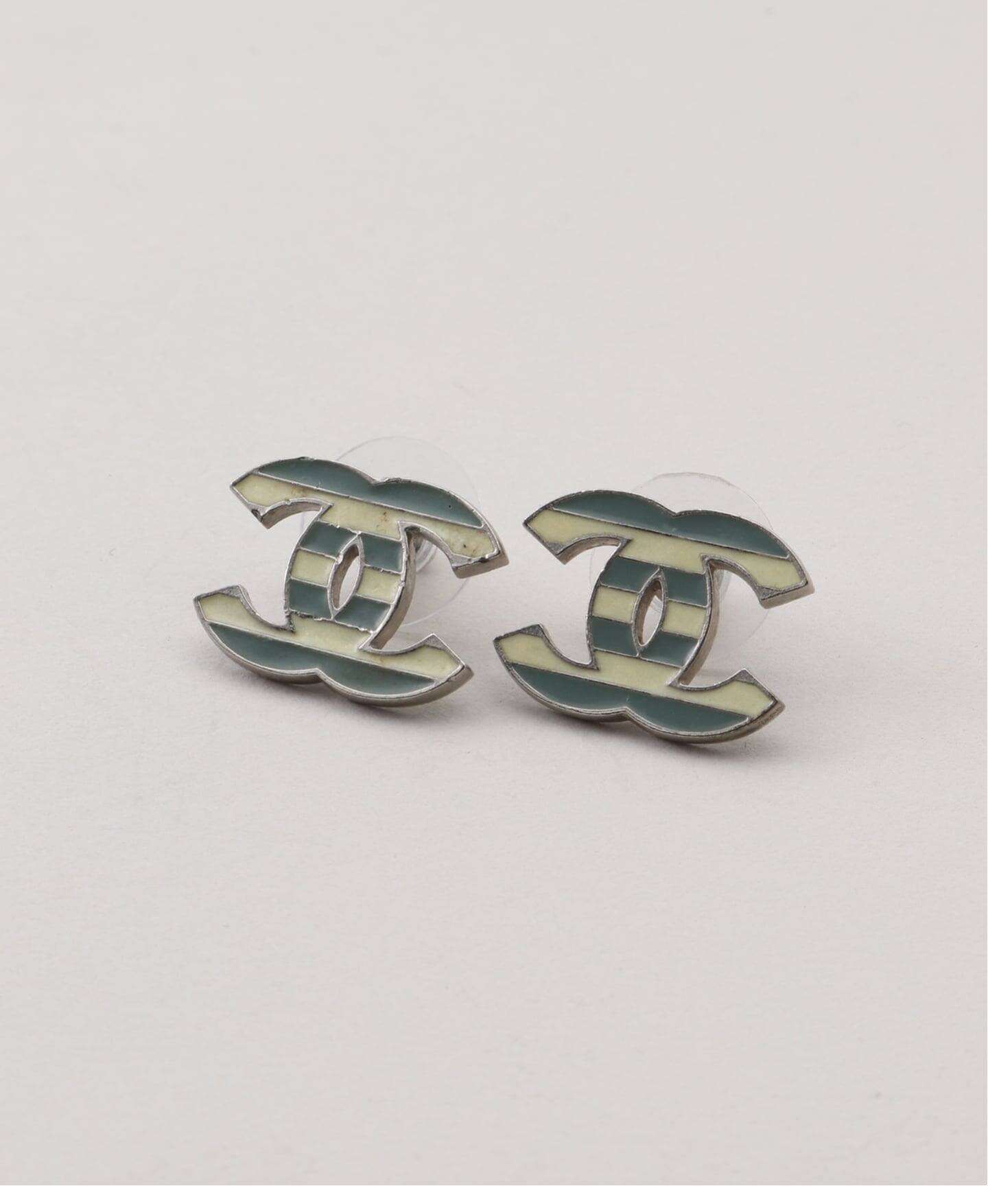 VINTAGE CHANEL/シャネル】 pierce logo(両耳)（ピアス（両耳用