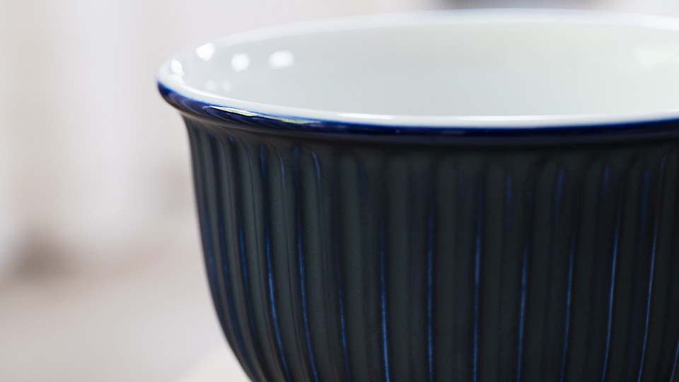 しのぎ深丼がつくられる、深川製磁の工房を訪ねて 後編 | 久原本家