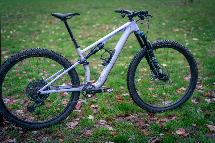 Kona Kikapu Deluxe reviews and prices - Full suspension bikes