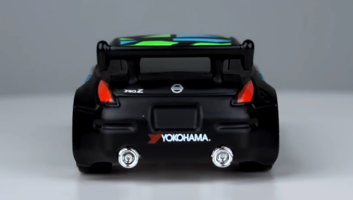 Тематическая Машинка Hot Wheels Nissan 350Z Neon Speeders 1:64